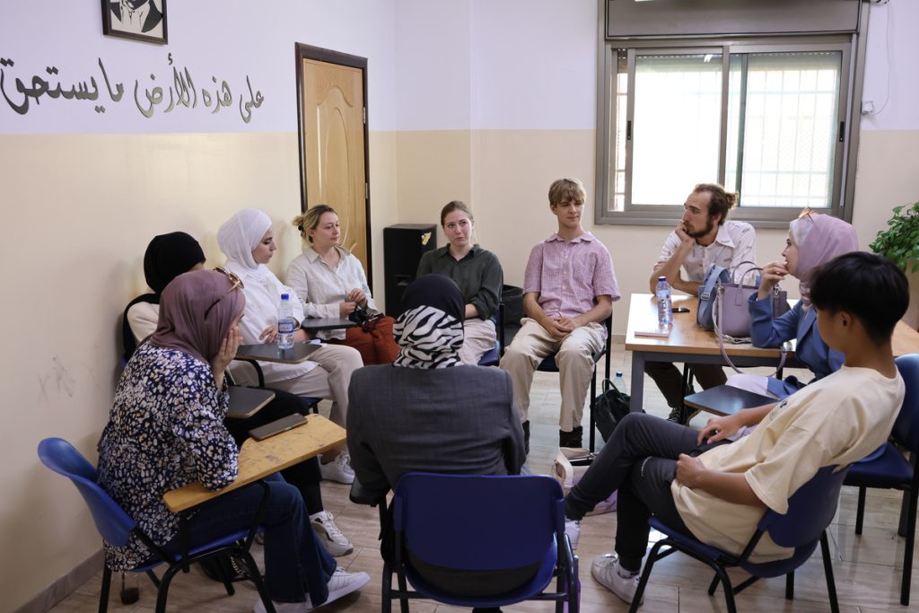 Teaching English in Syria Volunteer Program