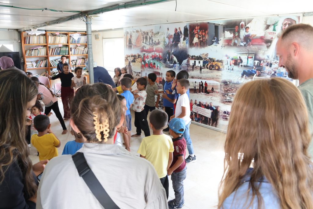 Volunteer with Syrian Children